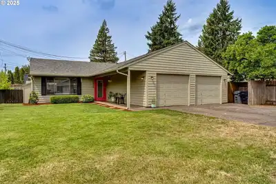 Serene 3-bedroom house with Ac in charming Eugene