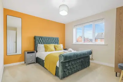 Image de Spacious 5-Bed Contractor House - Parking & Wi-Fi