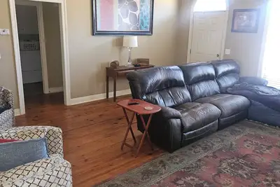 Image de 3-bedroom house in Pearl with cool Ac comfort. On Patrick Farms golf course.