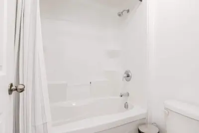 Image de Family-Friendly 4br Home Near Niagara Falls | Parking + Self Check-In