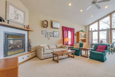 Lake Access w/ Dock! Hayward Cabin Hideaway