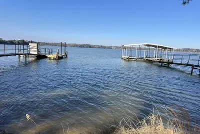 Image de Spring Fishing—Lake Eufaula Fishing Getaway – Cozy Rv/Cottage on Georgia Side