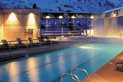 Image de Luxury Slopeside Retreat  1-Bedroom Studio at the Prestigious Cliff Club Lodge