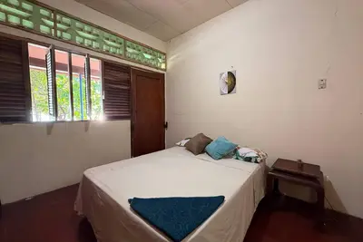 Image de Beautiful home with 3 spacious bedrooms, comfortably accommodating six people