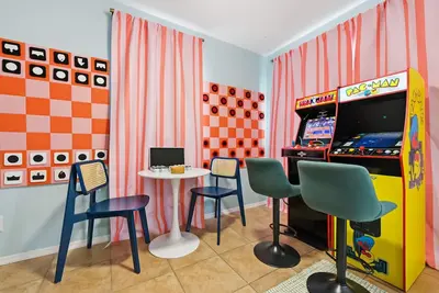 Image de Epic Backyard - Private Pool - Firepit - Putt Putt