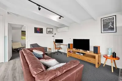 Image de Lorne Treehouse Retreat with forest and ocean views