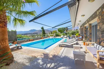 Image de Spacious & Stylish Retreat - Private Pool, Panoramic Sea & Mountain Views - 2. 5km to Agios Nikolaos