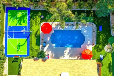 Image de 10min to the beach, Pickleball, Mini Golf, Disc Golf, Heated Pool, Game Room