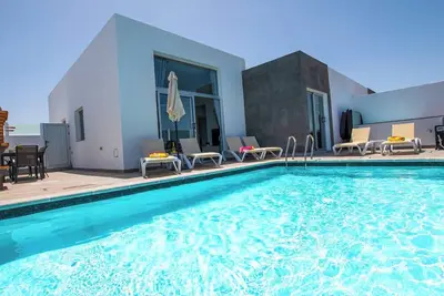 Image de 3 Bedroom Villa with Hot Tub Close to Marina Rubicon