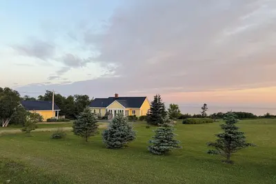 Image de Oceanfront Retreat on the Bay of Fundy – Stunning Views & Serene Privacy