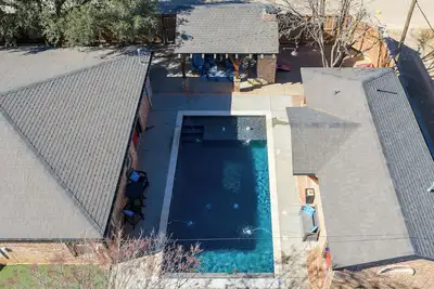 Image de Luxe Oasis with Pool and Hot Tub