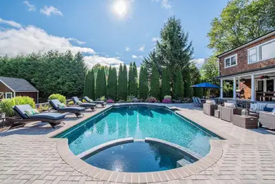 Image de Farmhouse from 1800 modernized to feel like home!