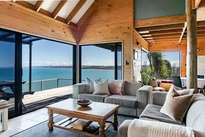 Image de Earles Place • Manu Bay • Panoramic View