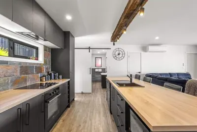 Image de Kaitoke Retreat & Studio • 10 guests • Waterfront