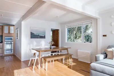 Image de Sunshine Rise • Magical Lorenzen Bay