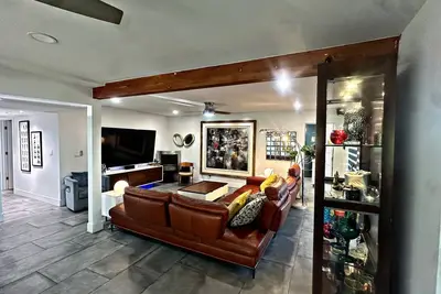 Image de Phoenix Mid-Century Escape, hot tub, non-heated pool, dog run/family friendly.