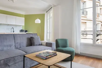 Blueground | Saint-Lambert, balcony, nr Eiffel Tower