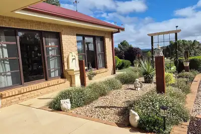 Image de Eyvan Grove | Luxury 4-Bedroom Country Retreat Near Orange Wineries (Sleeps 8)