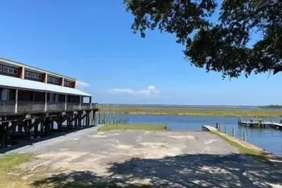 Image de Legend Oaks room 4 over the water