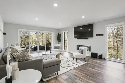 Image de Rustic Mountain Escape in the Heart of Buckhead with hot tub and 3 spacious deck