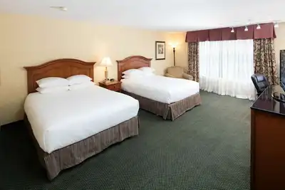 Image de Family-Ready Suite Close to Sequoia Park Zoo and Arcata Bay