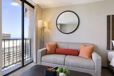 Image de Waikiki Ocean Breeze: A Peaceful Island Getaway