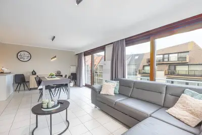 Image de Appartement élégant avec vue sur la mer