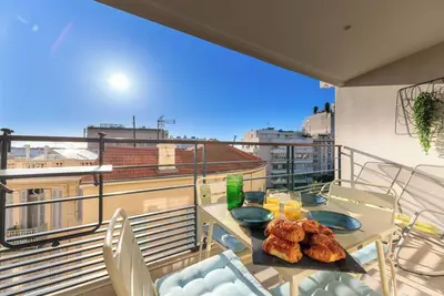 Image de Appartement à Cannes avec 2 chambres à coucher, 4 couchages