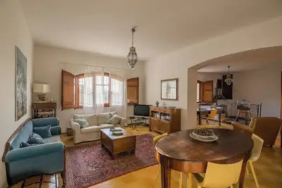 Image de 5 minutes to the beach! Family-friendly villa with cool patio & sunny terrace