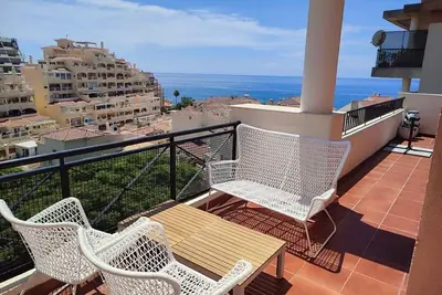 Image de Nice apartment with large terrace and sea views