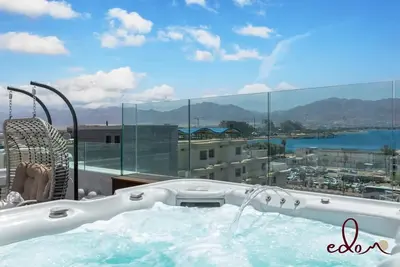 Presidential Suite with Jacuzzi and Seaview