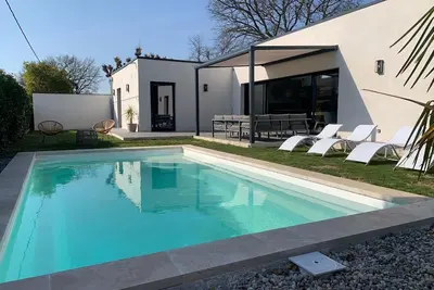 Image de Villa « Les Deux Chênes » : vue montagne, Wi-Fi et climatisation