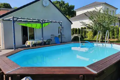 Image de Villa avec piscine 13 personnes a Montfaucon