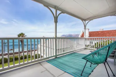 Image de Brilliant 4-bedroom villa in welcoming St James perfect for relaxing stays