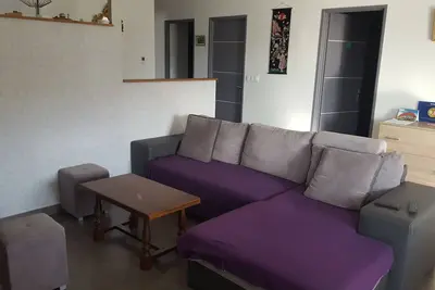 Image de 1 chambre privative dans villa avec piscine Montfaucon