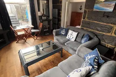 Image de Harbourside Apartment in Porthmadog. Harbour and mountain views. Private parking