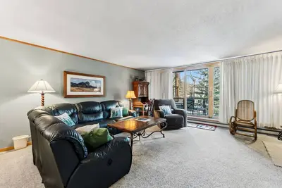 Image de Keystone Walk-to-Lift Condo | Pool, Hot Tub and Views