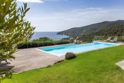 Image de Villa 12p avec vue mer, Village de Tarco, lieu dit Cervonnicia, a 15mn de Pinarello