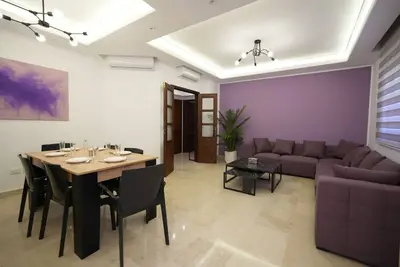 Image de The Purple Apartment, Badaro 3 Bdrm, 24/7 Electric
