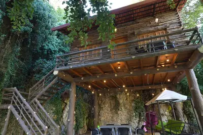 Image de 3erzel - Romantic Treehouse with hot tub