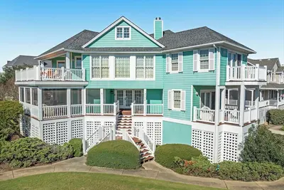 Apollo Sunset: Elevator