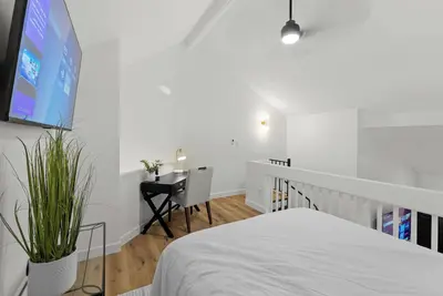 Image de Center of City Private Townhome/courtyard /firepit 2 bed