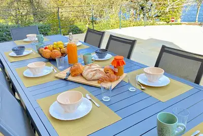 Image de Grande Villa Le Menhir – 4 Ch. Vue Lac & Terrasse