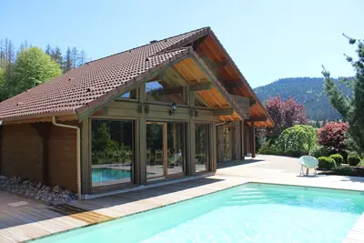 Image de Superbe chalet \"La Perle des Bois\" à Gérardmer - Piscine, Spa & Loisirs, 15 pers