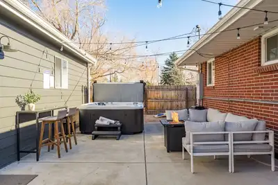 Image de Spacious home w/HotTub, Game Room, Backyard Oasis - near Denver/Boulder+Pets Ok!