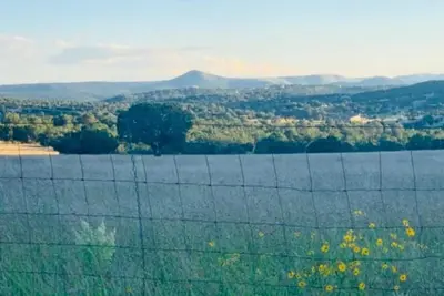 Image de Capitan Mountain Farmstead\n5 Acre property with\nMountain Views everywhere.