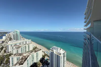 Image de 37th Floor Ocean View Retreat - 2br Hollywood