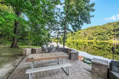 Image de Serene & Cozy Cabin + Lake! Near Purina Farms, Hidden Valley & Six Flags