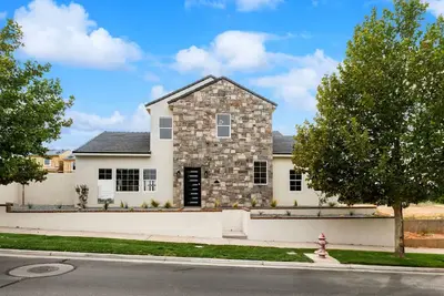 Image de Shadow Stone | Private Pool & Spa | 16+ Guests!