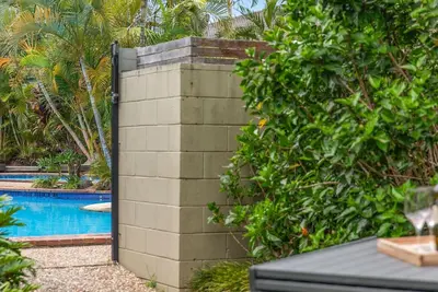 Image de Poolside Villa – A Serene Stay by the Pool